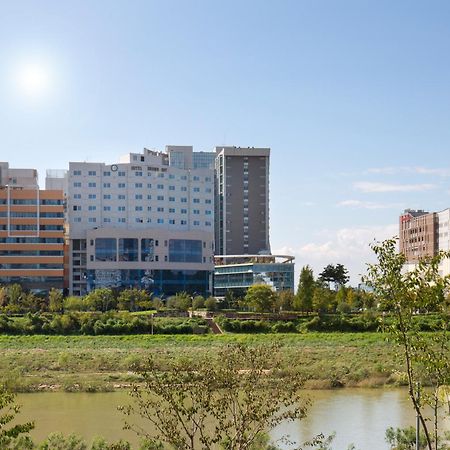 Brown Dot Hotel Jinju Ngoại thất bức ảnh