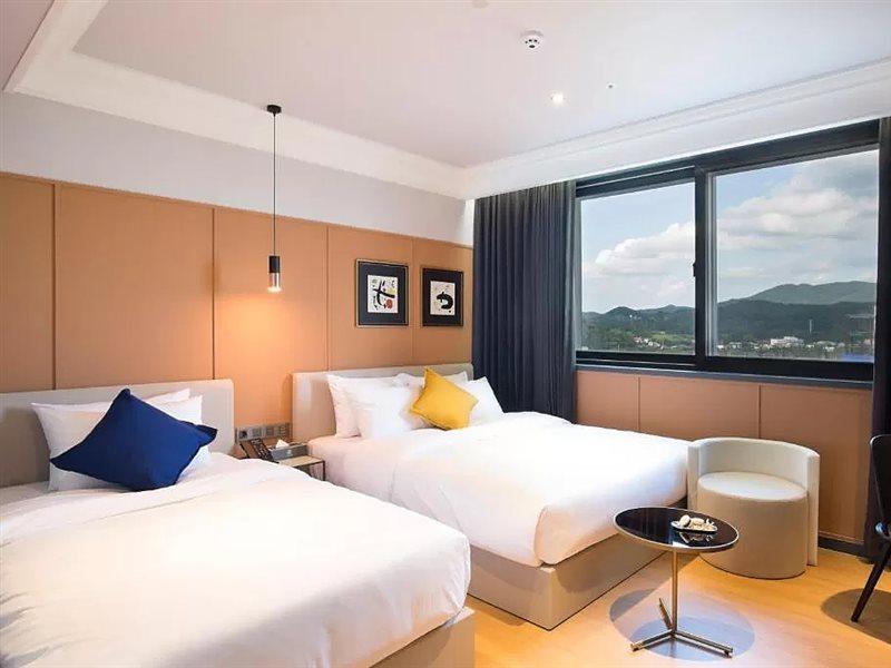 Brown Dot Hotel Jinju Ngoại thất bức ảnh