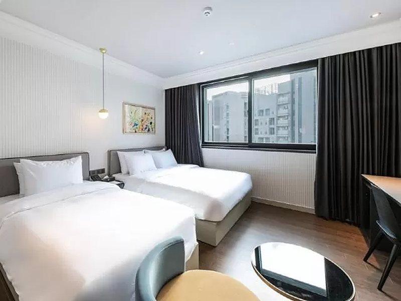 Brown Dot Hotel Jinju Ngoại thất bức ảnh