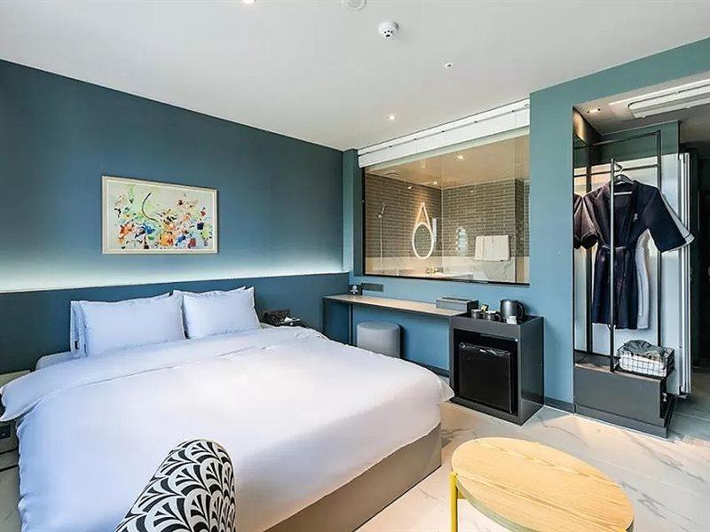 Brown Dot Hotel Jinju Ngoại thất bức ảnh