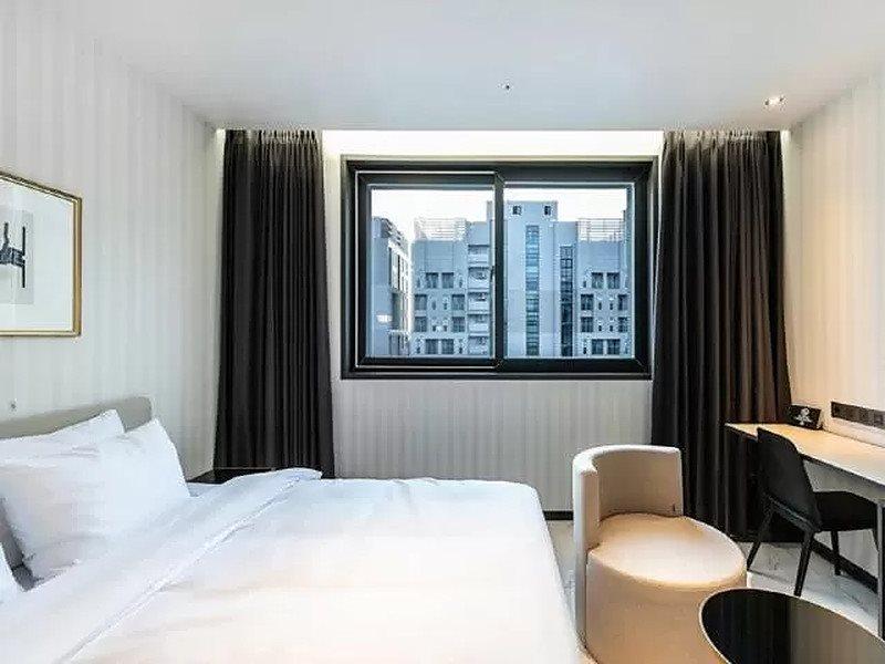 Brown Dot Hotel Jinju Ngoại thất bức ảnh