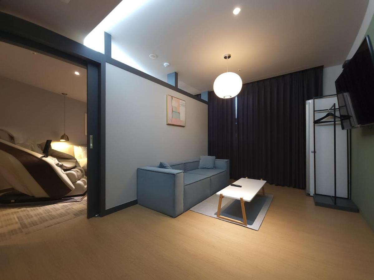 Brown Dot Hotel Jinju Ngoại thất bức ảnh
