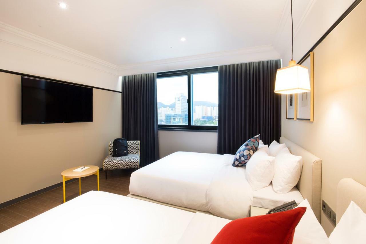Brown Dot Hotel Jinju Ngoại thất bức ảnh